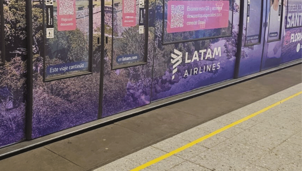 Campanha da Embratur no metrô de Santiago