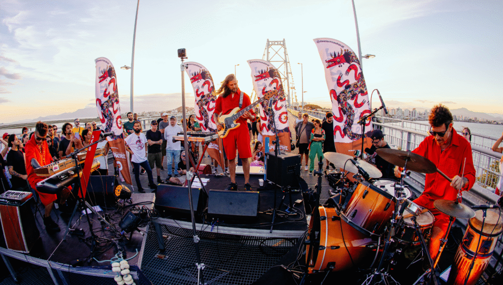 skrotes tributo a luz henrique rosa
