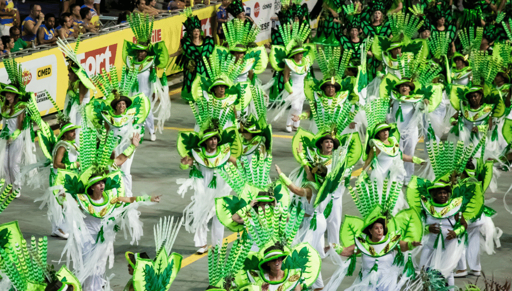 carnaval floripa império vermelho e branco