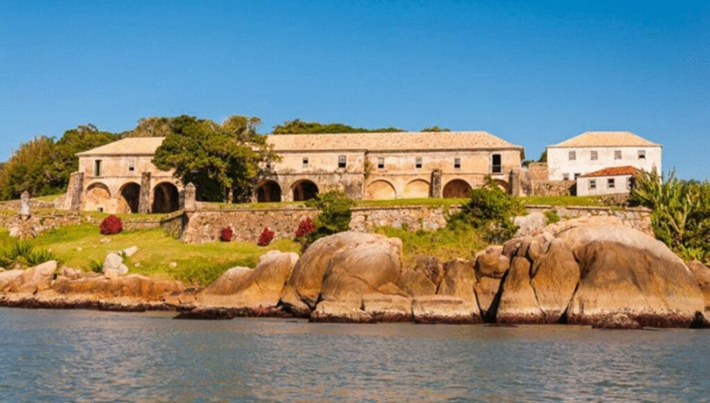 Restauração da Fortaleza de Anhatomirim recebe R$ 67 milhões em investimento histórico