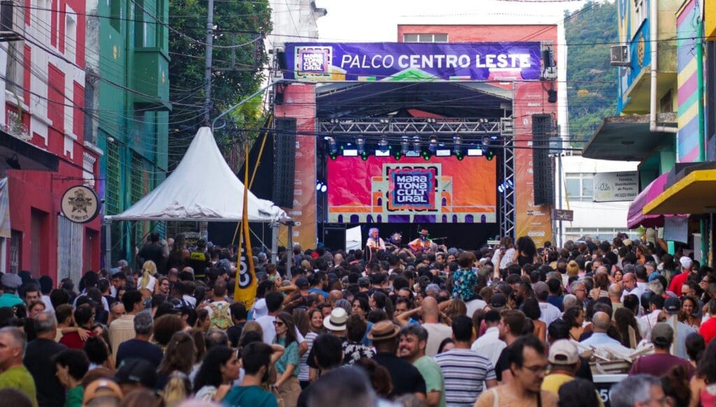 palco centro leste maratona cultural